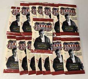 lot 1014 image: Lot of Fifteen Sealed Packs of 2011 Panini Americana With Possible Relics & Autographs - James Dean & Marilyn Monroe Possible
