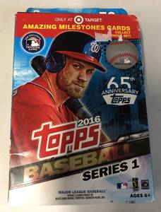 lot 1020 image: 2016 Topps Hanger Box Series 1 Baseball Trading Cards Sealed Pack - 72 Cards