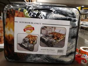 lot 24230 image: Wild Animal White Tiger Print Blanket , Tv, Cabin, Couch,plush,warm, Bedcover ,