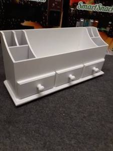 lot 24232 image: DESK ORGANIZER