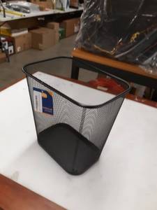 lot 24262 image: METAL DESK TRASH RECEPTICLE
