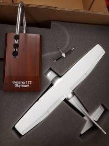 lot 24285 image: Airplane - Metal Display