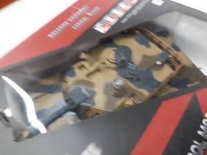 lot 24406 image: REMOTE CONTROL BATTLE TANK