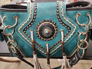 lot 13696 image: Montana West Conceal and Carry Purse.