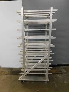 lot 2272 image: Full Size Aluminum Can Rack