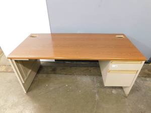 lot 2274 image: 5 Metal Desk w2 Drawers