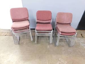 lot 2276 image: Lot of 17 Chairs