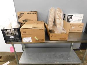 lot 2294 image: Large Lot of Containers and Paper Goods