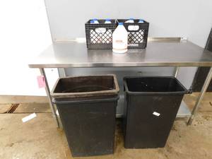 lot 2295 image: Lot of Trash Cans and Gallons of Bleach