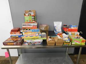 lot 2306 image: Large Lot of Misc. Games