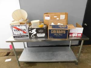 lot 2312 image: Lot of Misc House Hold Items