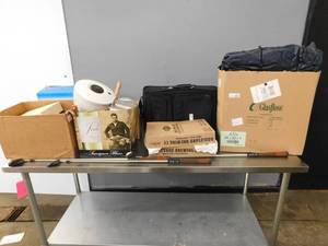 lot 2313 image: Lot of Misc Items