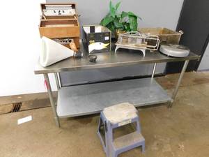 lot 2315 image: Lot of Misc Items