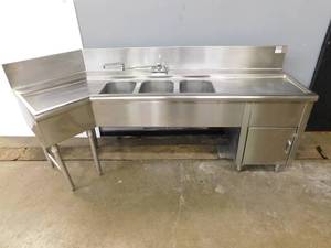 lot 2258 image: Omniteam Under Bar 3 Bar Sink wDrainboards
