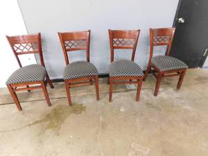 lot 2281D image: Lot of 4 Chairs