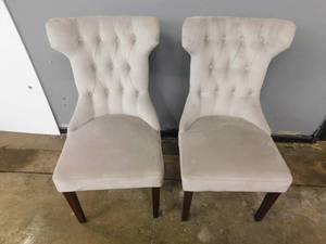 lot 2282E image: Lot of 2 High Back Chairs