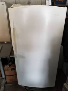 lot 509 image: Whirlpool Upright Freezer