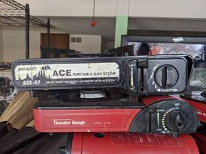 lot 529 image: (2) Thunder Range Single Burners, One Red And One Black