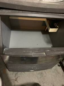 lot 573 image: Manitowoc Ice Maker