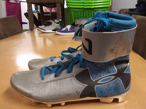 lot 5785 image: Nice Pair of Under Armour Cleats