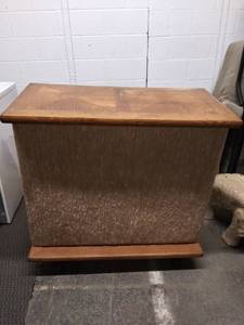 lot 5821 image: IndoorOutdoor Mini Bar