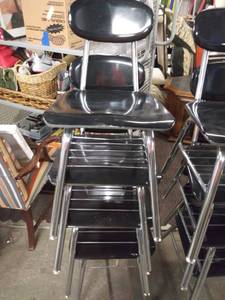 lot 5817 image: Lot of 4 Black and Chrome Chairs