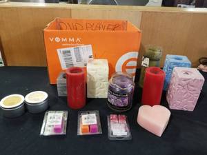 lot 7698 image: Candles Lot