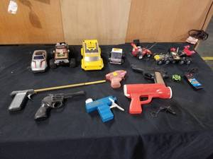 lot 7706 image: Toy Guns and Cars Collectibles Lot