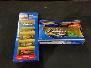 lot 7712 image: Hot Wheels Ford 5 Pk, Pavement Pounder Lot
