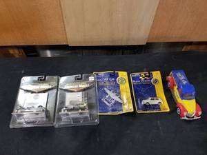 lot 7727 image: Misc Collectibles Cars Lot