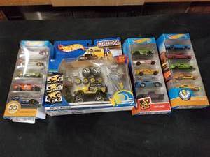 lot 7730 image: Hot Wheels 5 pks Collectibles