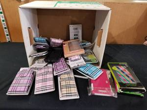 lot 7744 image: Cell Phone Cases Lot