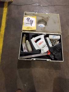 lot 7751 image: Aerosmith Model 90 Concrete Fastening Tool