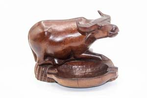 lot 1955 image: BEAUTIFUL VINTAGE BUFFALOOXEN ESTATE PIPE HOLDER ASHTRAY