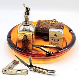 lot 1959 image: VINTAGE SMOKERS LOT INCLUDES BRASS CIGAR INDIAN ZIPPO LIGHTER XII