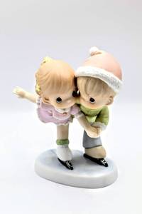 lot 2339 image: Precious Moments Sharing Our Winter Wonderland # 539988