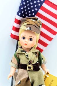 lot 2374 image: Madame Alexander Doll Welcome Home 1991 #91-1