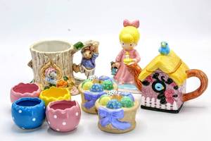 lot 2351 image: Adorable Easter Decor Lot Including Omnibus Fitz and Floyd
