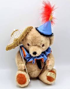 lot 2388 image: A Nisbet Limited Edition 4771000 Gemini Bear 1994