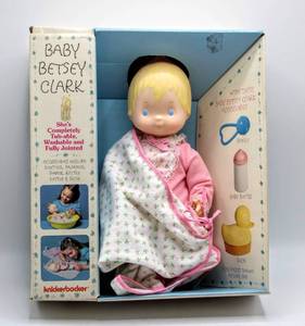 lot 2393 image: Vintage Knickerbocker Baby Betsy Clark