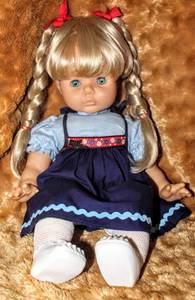 lot 2401 image: Zapf  Doll Colette #8201 21