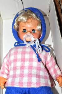 lot 2404 image: Early Vintage Zapf Creation Puppen De Mit Spieien, Schnullerbaby #10642