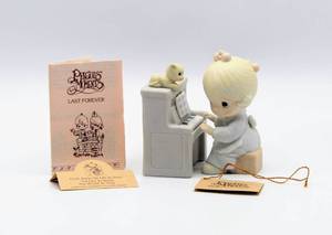 lot 2428 image: PRECIOUS MOMENTS GIRL #12580 Lord, Keep My Life In Tune  2 PCS-MUSICAL1986 wBOX