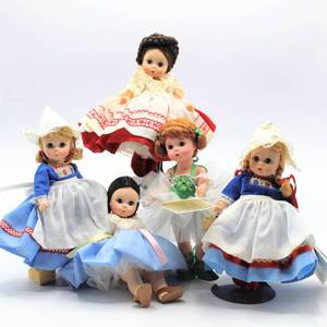 lot 2480 image: Lot of 5 MADAME ALEXANDER International Dolls - RUSSIA, NETHERLANDS,ISRAEL #568, IRISH DREAM, DUTCH