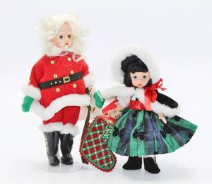lot 2487 image: MADAME ALEXANDER - Miracle on 131st Street Set - Santa #20121 and Wendy #10420
