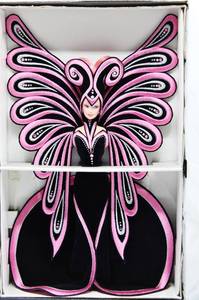 lot 2504 image: 1999 Mattel Le Papillon BARBIE by BOB MACKIE FAO Schwarz Exclusive No 23276 NRFB
