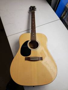 lot 4822 image: Rogue RG-624 Left Handed Acoustic Guitar