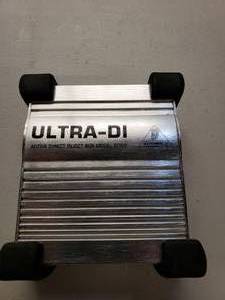 lot 4847 image: Behringer ULTRA-DI DI100