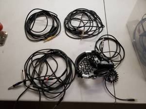 lot 4859 image: Lot of Guitar Cables