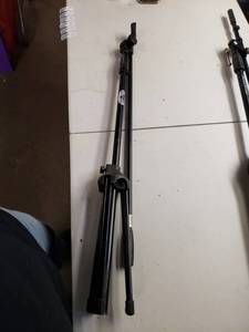 lot 4861 image: Microphone Stand